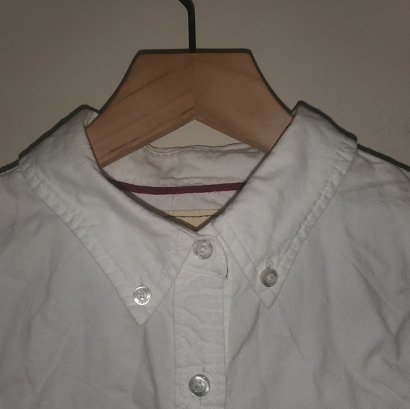 Hollister Wmns White Button Down Long Sleeve Shirt - Picture 6 of 7